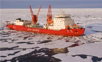 Во льдах Антарктиды застрял китайский ледокол Xue Long