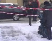 ЧП в подмосковном Одинцово: глыба снега рухнула с крыши на коляску с ребенком