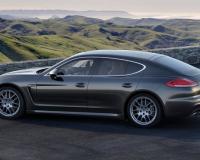          Porsche Panamera